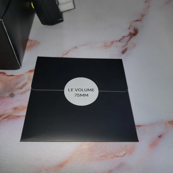 L’ange Le Volume 75MM 2-in-1 Titanium Brush Dryer New in open box